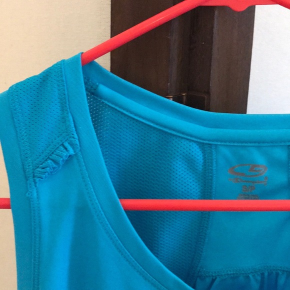 2 Champion Workout Tops - Picture 6 of 7